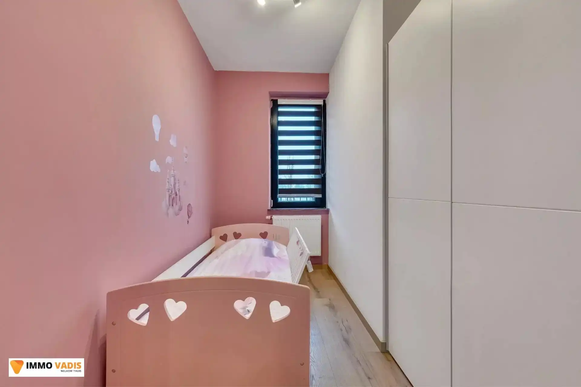 Handelspand  en appartement met garage en parkeerplaatsen foto 4