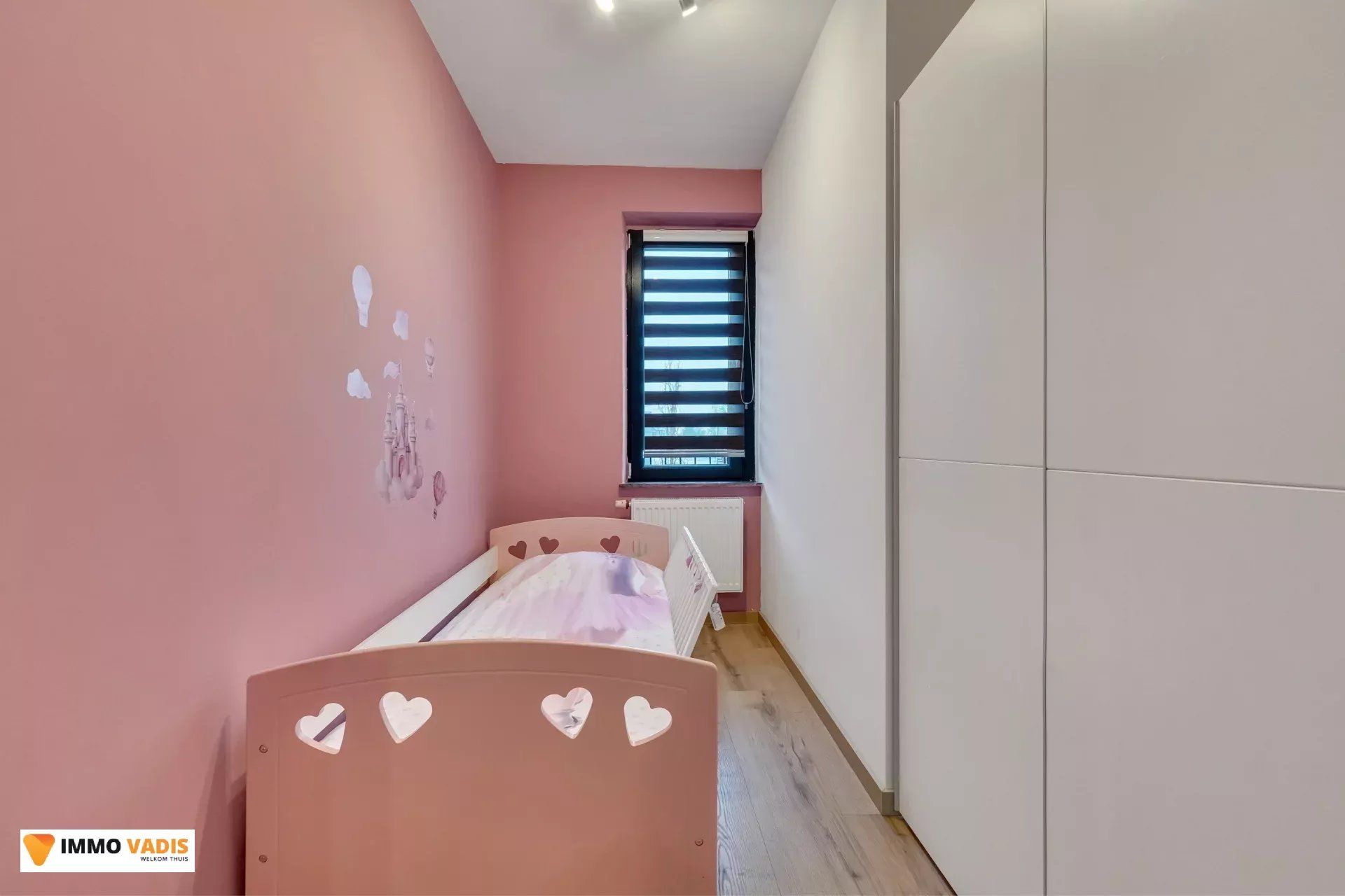 Handelspand  en appartement met garage en parkeerplaatsen foto 4