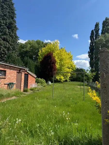 Halfopen gezinswoning met 3 slaapkamers en een grote tuin. foto 7