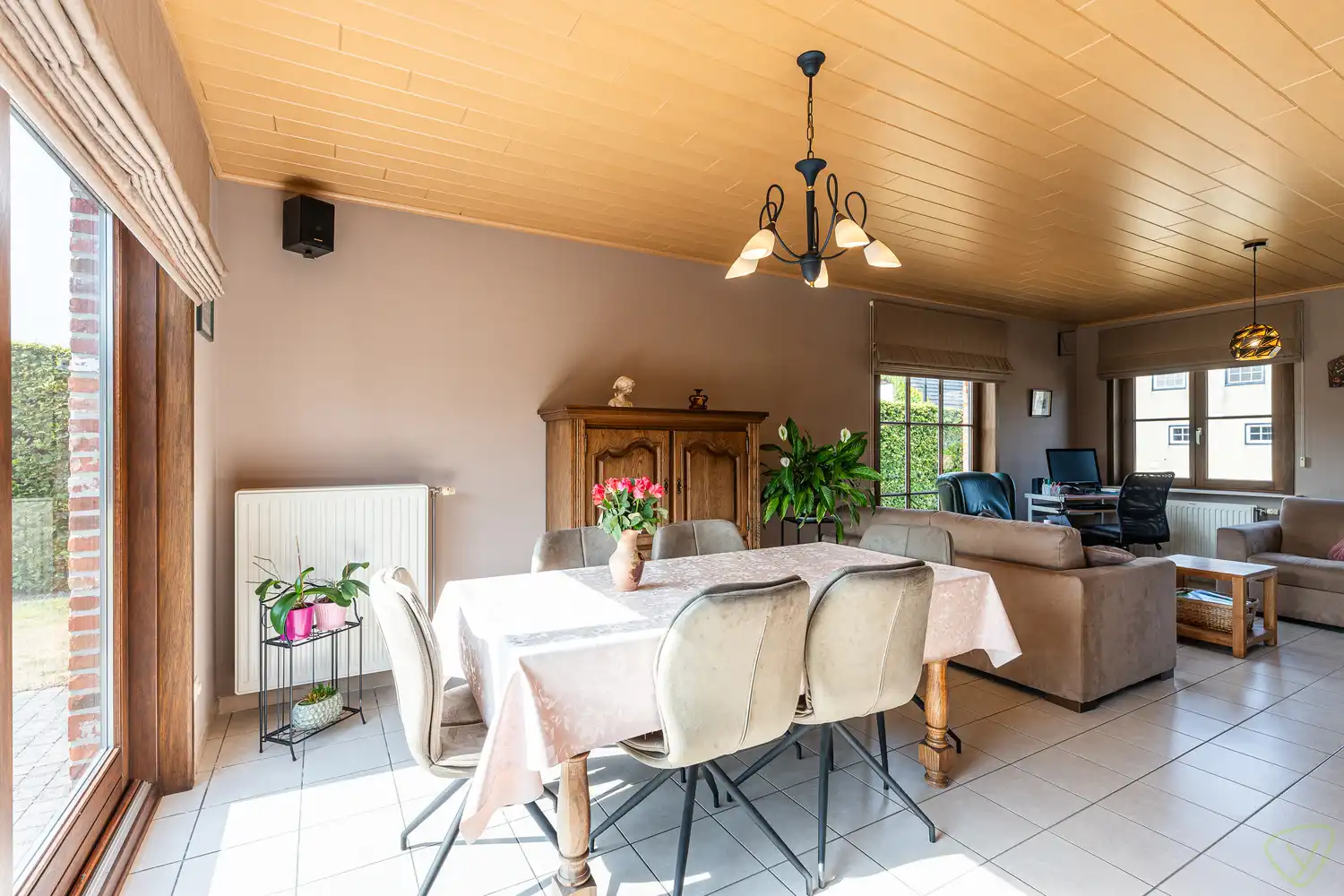 Zeer goed onderhouden alleenstaande woning gelegen in een residentiële wijk te Watervliet foto 6