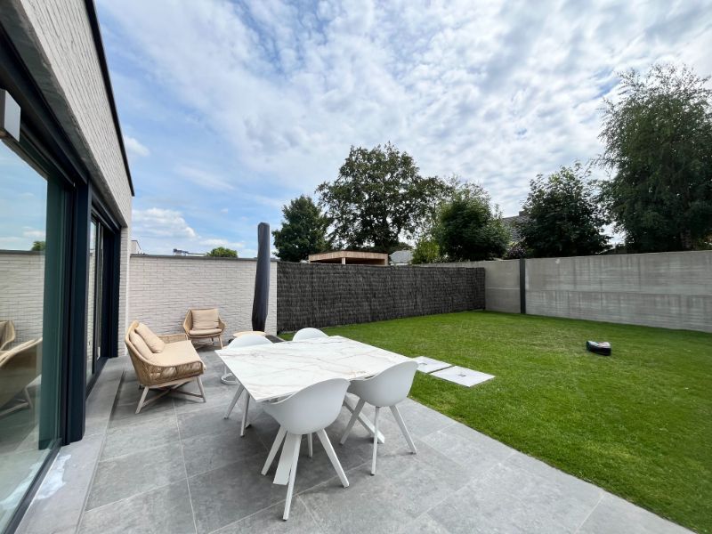 Nieuwbouwwoning met 4 slaapkamers en zonnepanelen foto 9