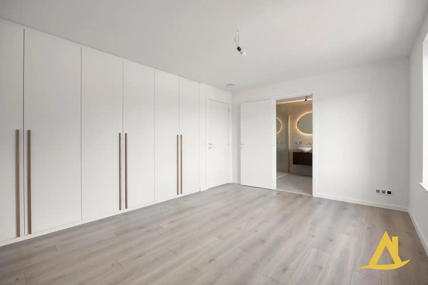 STIJLVOL EN ENERGIEZUINIG WONEN OP EEN TOPLOCATIE! foto 28