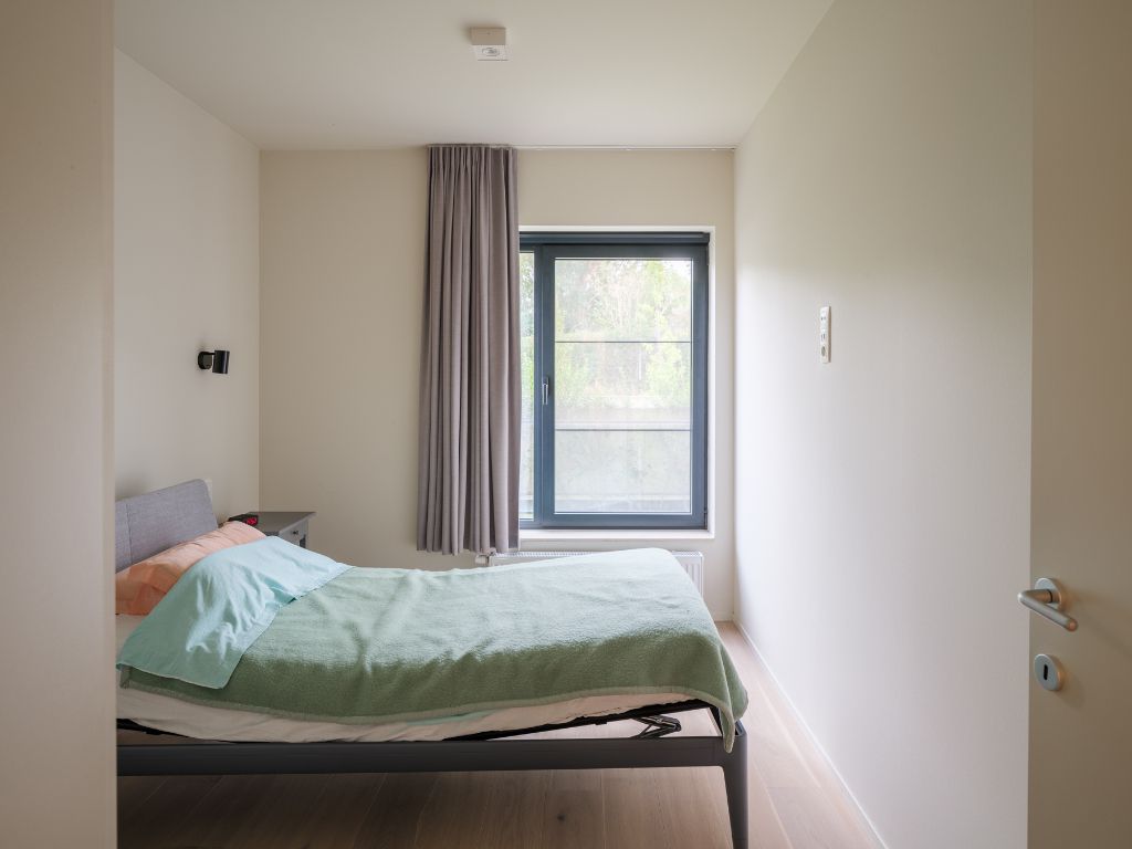 Assistentiewoning met 2 slpk, terras en zicht op parktuin nabij het station Gent-Sint-Pieters foto 9