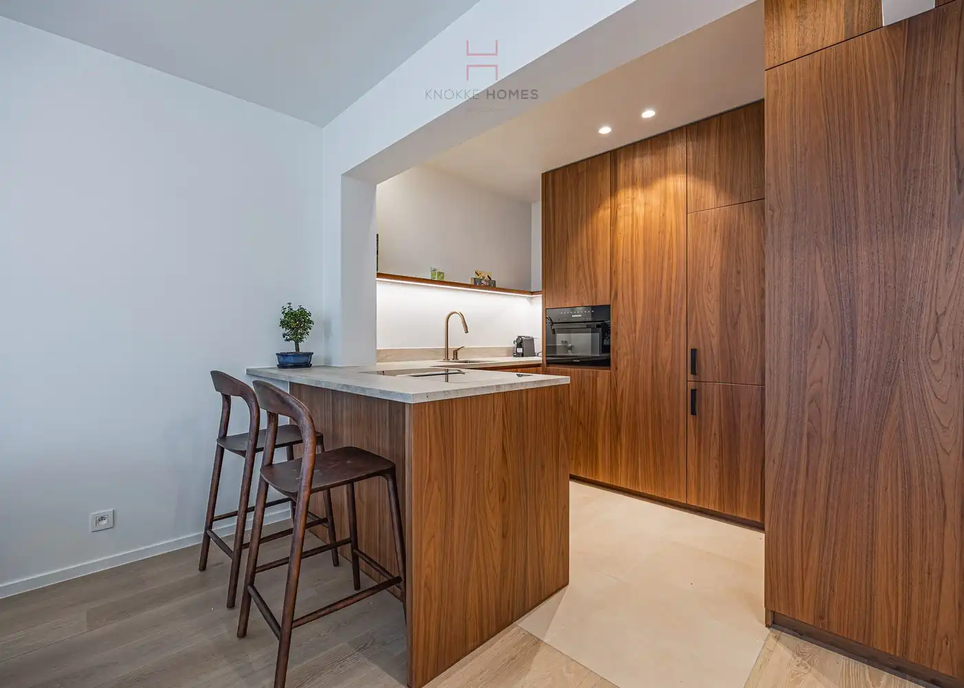 Instapklaar 3 slaapkamer- appartement in de Zoutelaan. foto 11