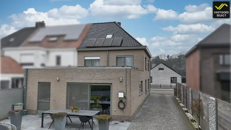 Halfopen bebouwing met 4 slaapkamers, zuidgerichte tuin en landelijk uitzicht in Sint-Laureins foto 3