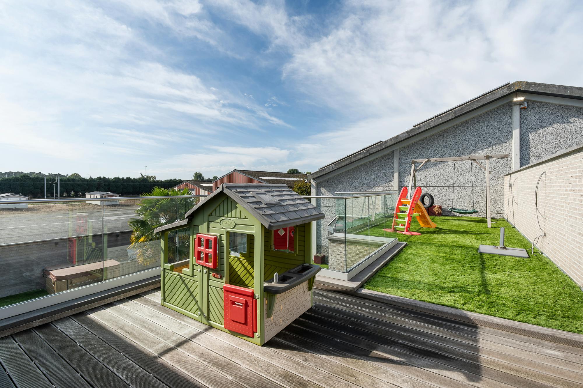 Luxe villa met exclusieve tuin en magazijn in KMO-zone foto 100