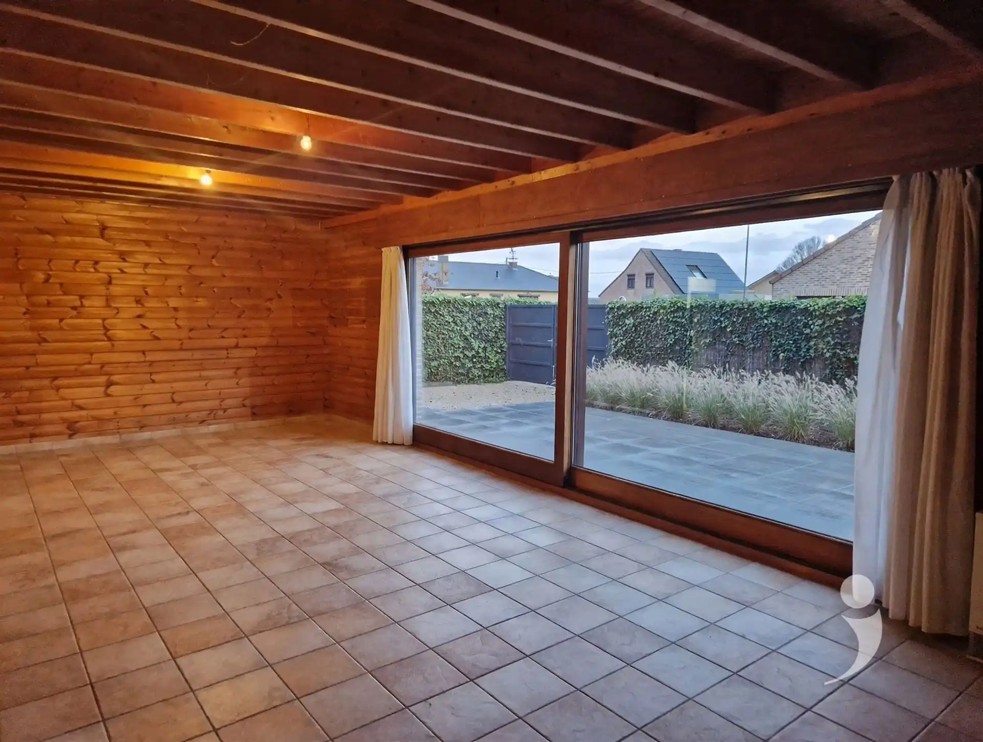 ruime gezinswoning met zonnepanelen en warmtepomp foto 4