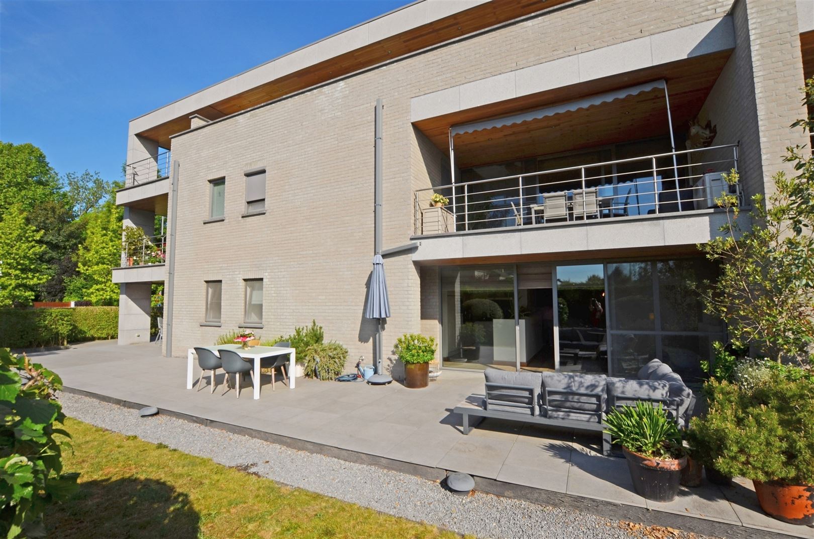 Instapklaar gelijkvloers appartement nabij het centrum foto 2