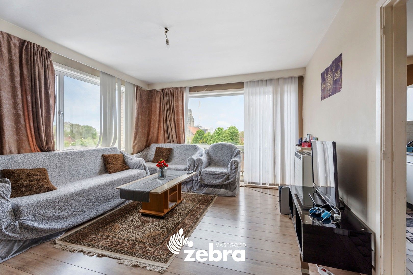 Licht op te frissen appartement op een centrale ligging te Roeselare! foto 4