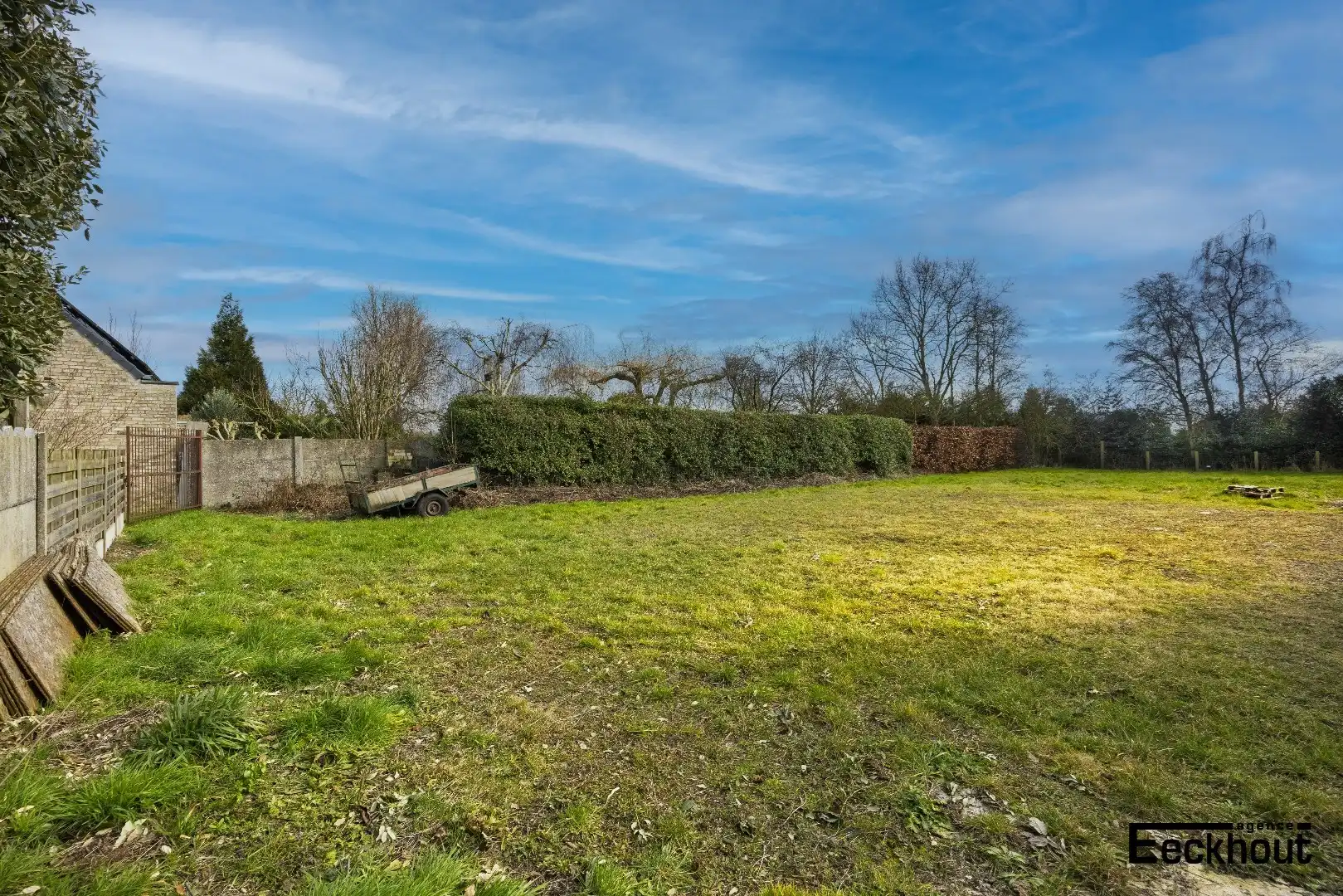 Inwaarts gelegen perceel bouwgrond  foto {{pictureIndex}}