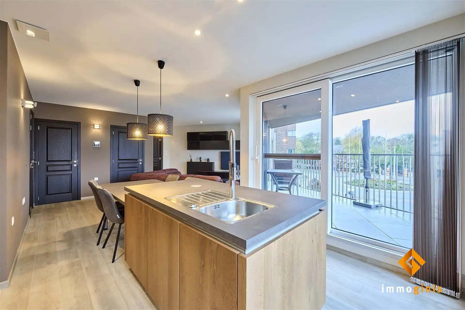 Instapklaar 1- slaapkamerappartement op 2e verdieping in het centrum van Lommel! foto 5