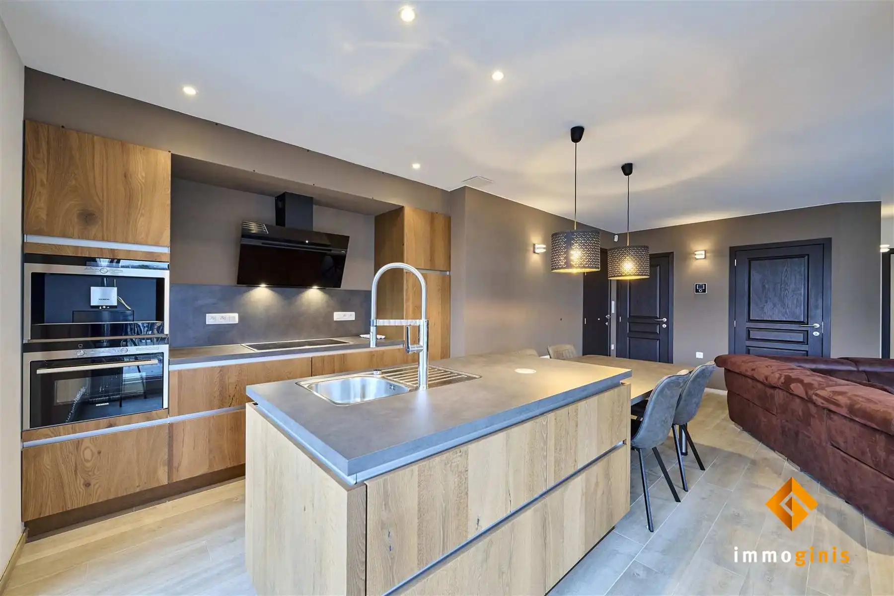 Instapklaar 1- slaapkamerappartement op 2e verdieping in het centrum van Lommel! foto 5