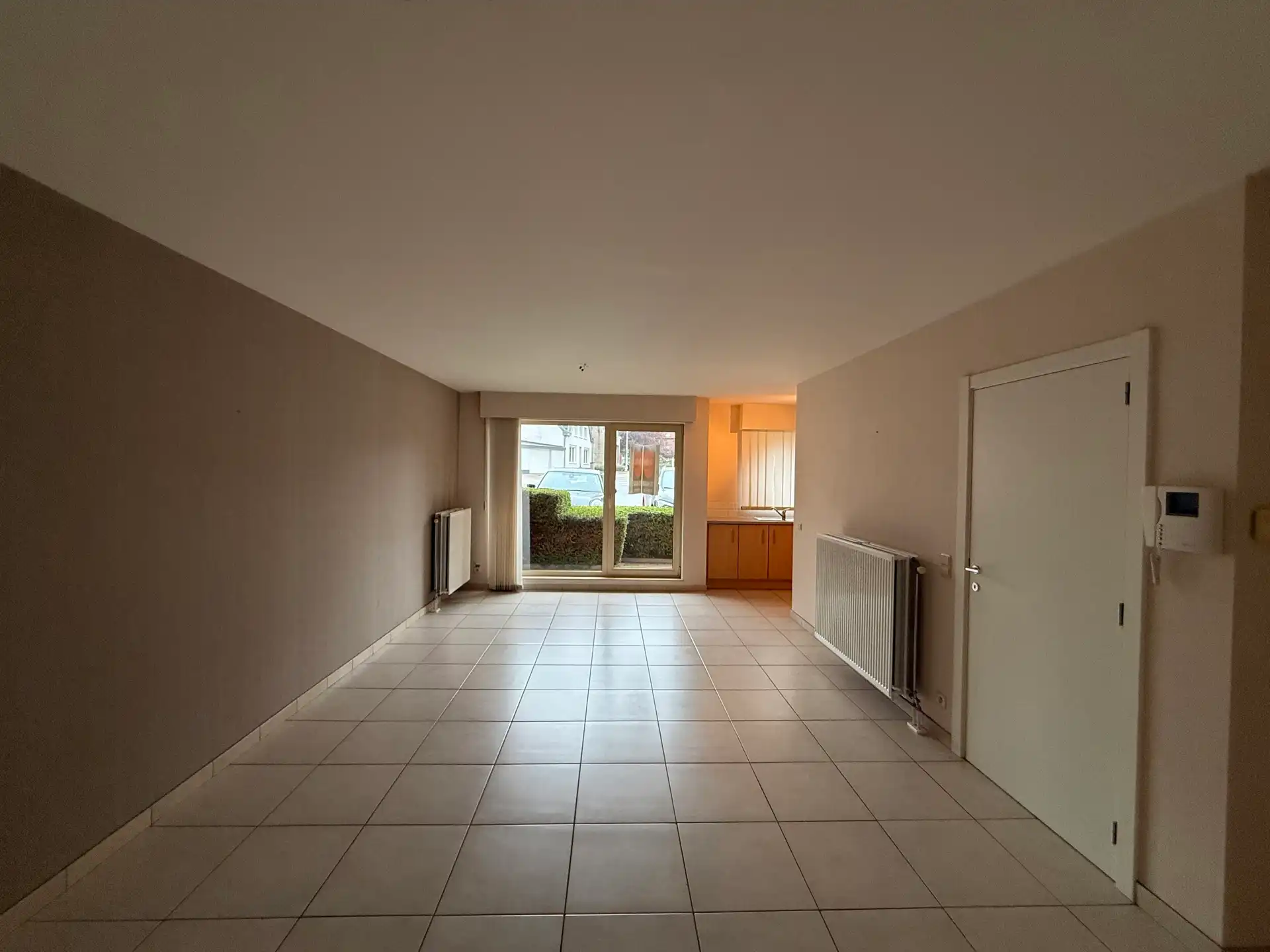 ERONDEGEM - Gelijkvloers appartement met ruim terras én garage. foto 3