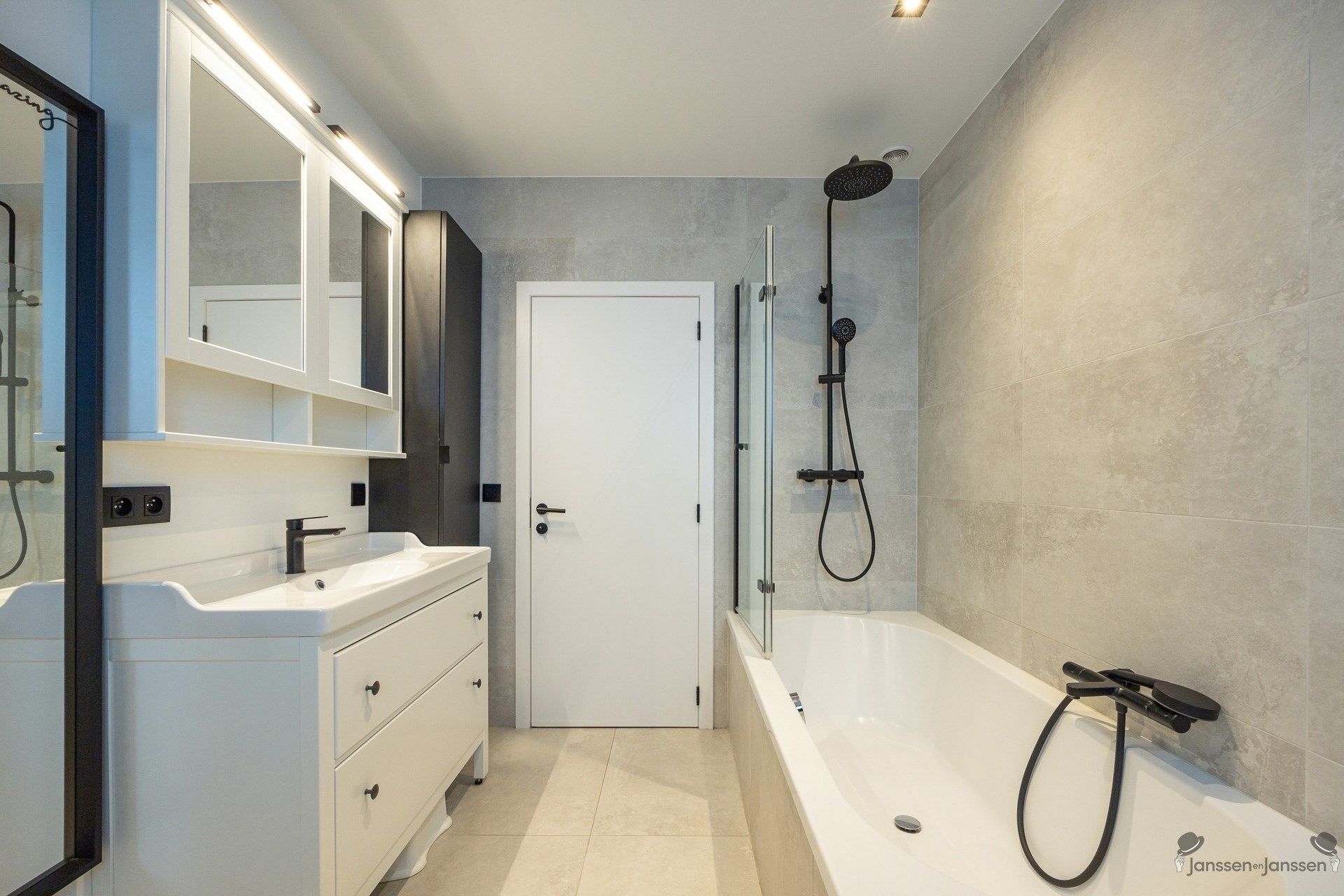 Mooi volledig gerenoveerd huis met EPC A aan groen plein foto 17