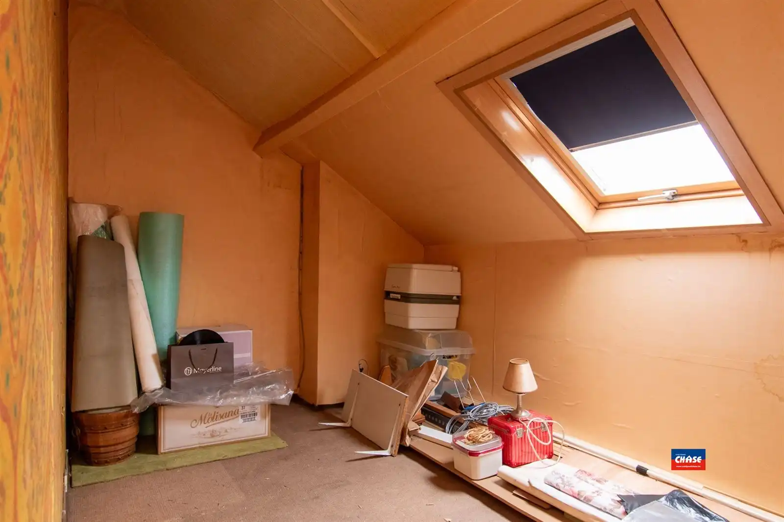 Op te frissen rijwoning met 4 slaapkamers op een rustige locatie foto 16