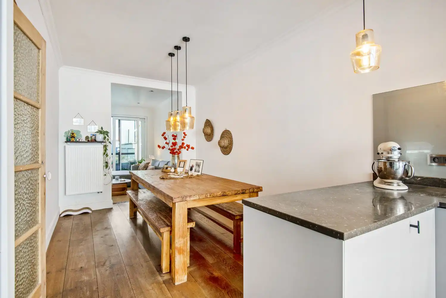 Instapklare woning met gezellige stadstuin foto 8