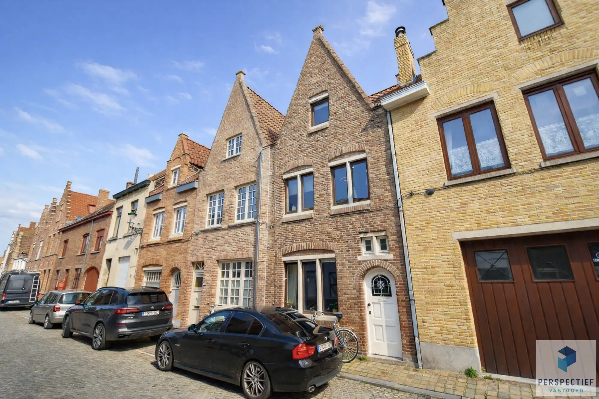 Mooie INSTAPKLARE stadswoning met 3 slpk en koer foto {{pictureIndex}}