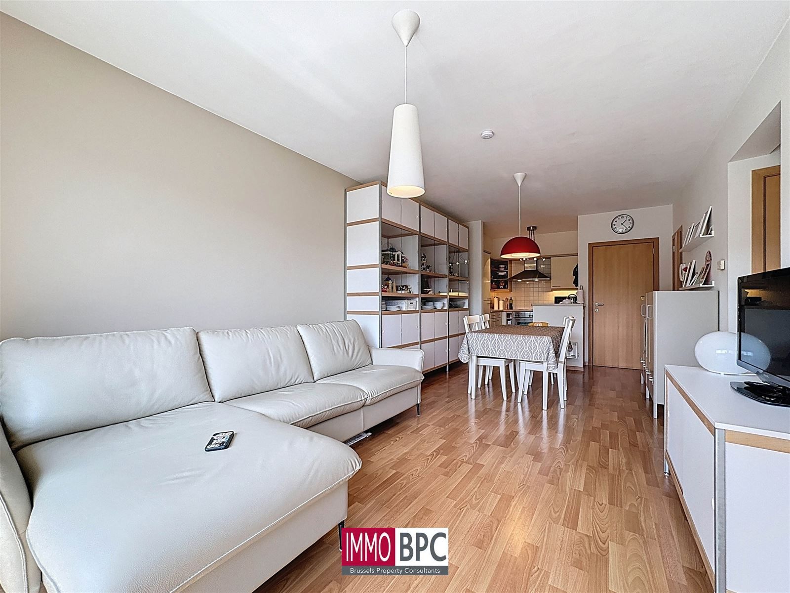 Instapklaar appartement met 2 slaapkamers met  garage  foto 3