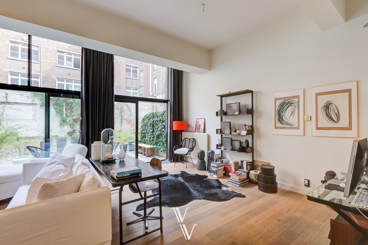 Mooi instapklaar appartement met tuin en parking foto {{pictureIndex}}