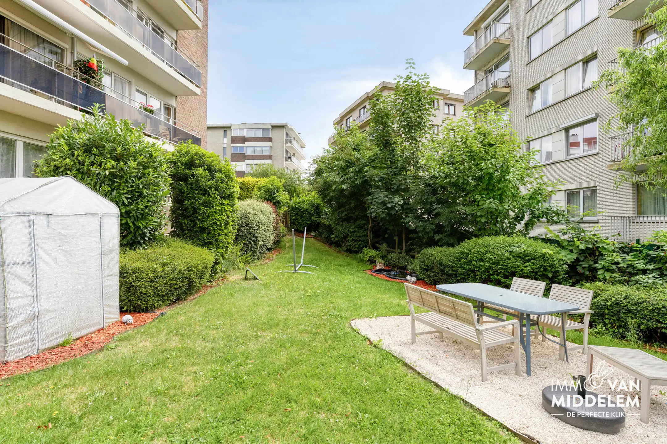 GELIJKVLOERS APPARTEMENT MET 2 KAMERS, TUIN EN GARAGE foto 15