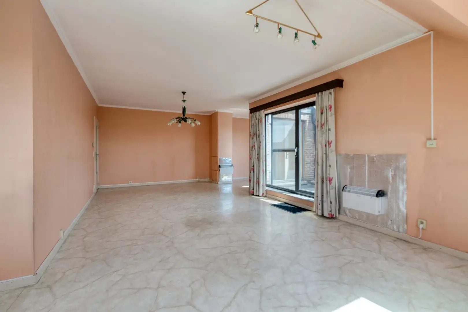 Gezellig en ruim appartement (124m²) met zonneterras en garage - wandelafstand centrum Tongeren foto 4