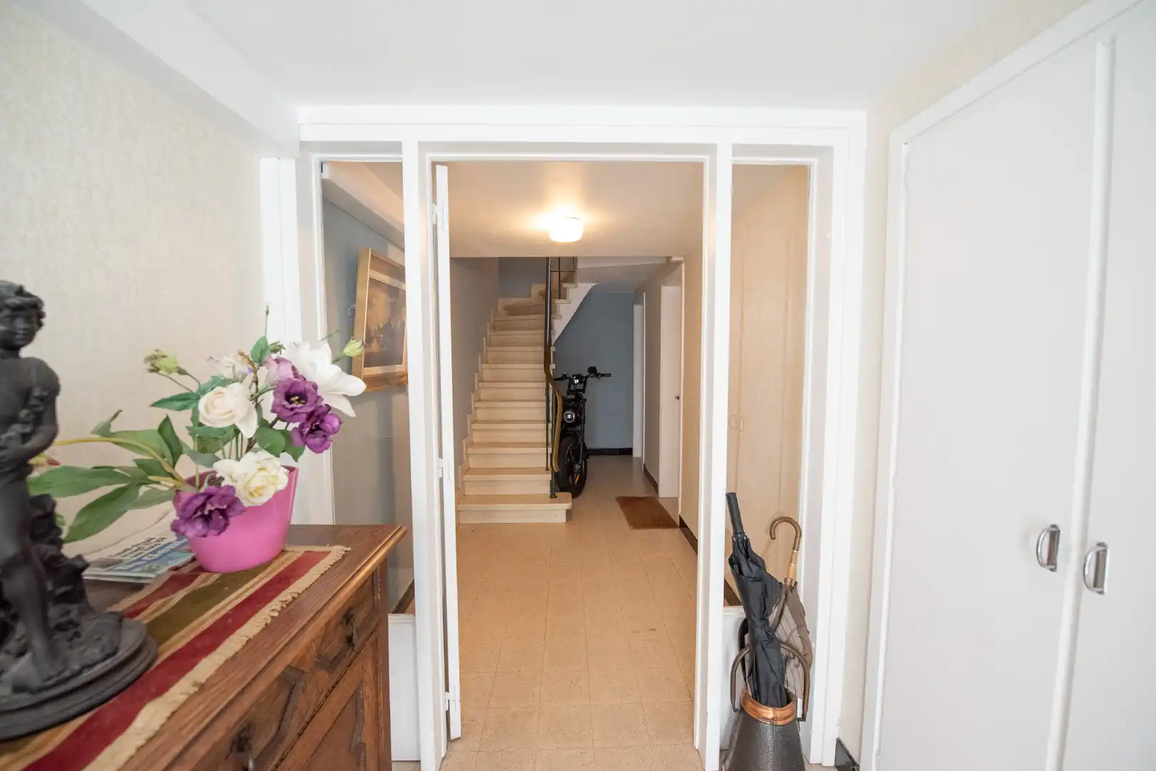 BEZOEKMOMENT VOLZET! Instapklaar appartement te Gent nabij Sint-Pieters station. foto 2