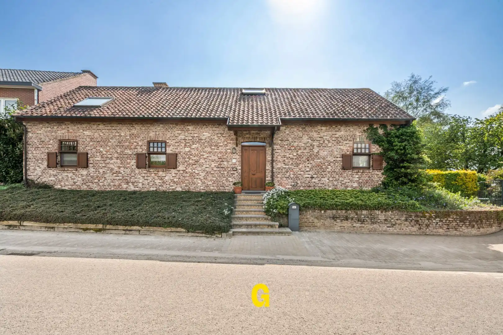 Uitstekend heropgebouwde karakterwoning op 50 are, in een gegeerde rustige omgeving met zicht op de omliggende velden. foto 29