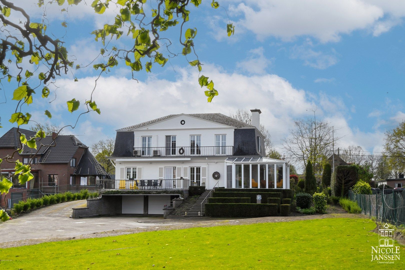 Royaal landhuis met 4 slaapkamers en diepe achtertuin foto 25