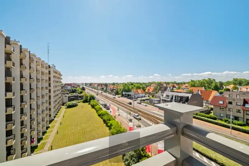 Centraal gelegen hoekappartement met zonnig terras en open zichten foto 4