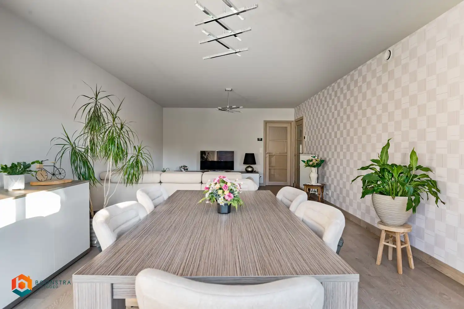 Instapklaar gelijkvloers appartement met 2slpkrs en tuin foto 5