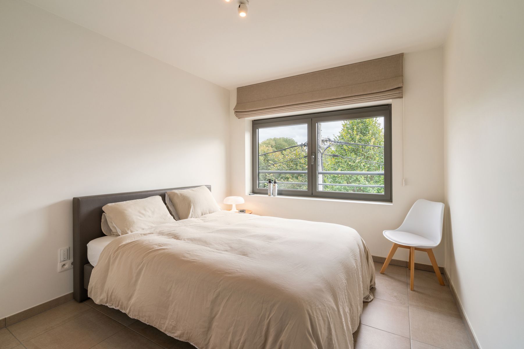 Instapklaar appartement met twee slaapkamers en staanplaats! foto 6