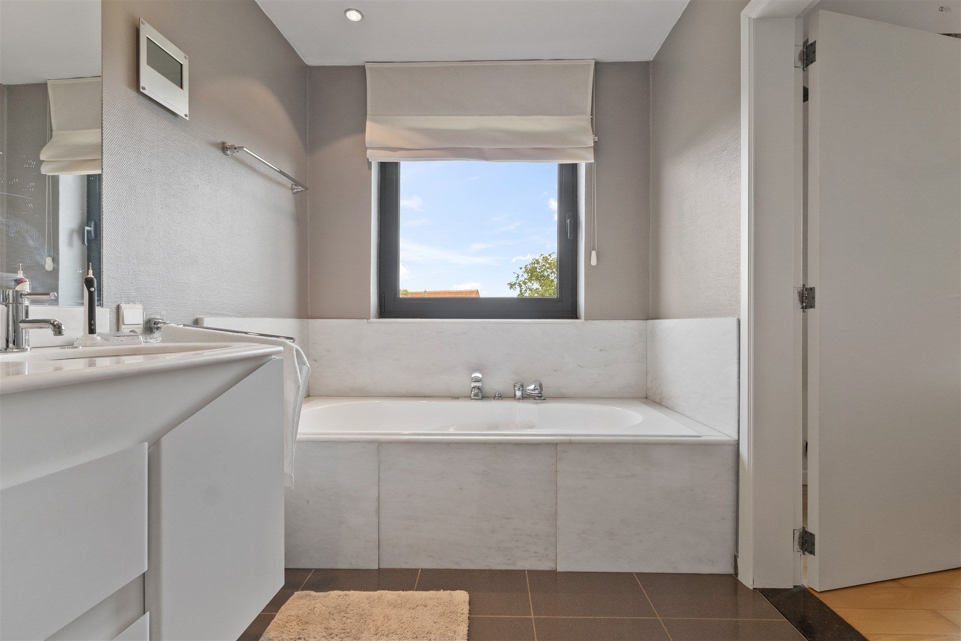 Top afgewerkt pand met veel potentieel foto 18