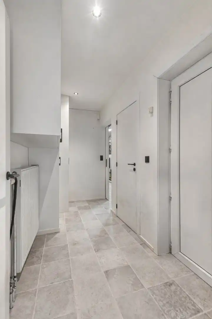 Luxe woning met binnenzwembad en afzonderlijke handelsruimte foto 15