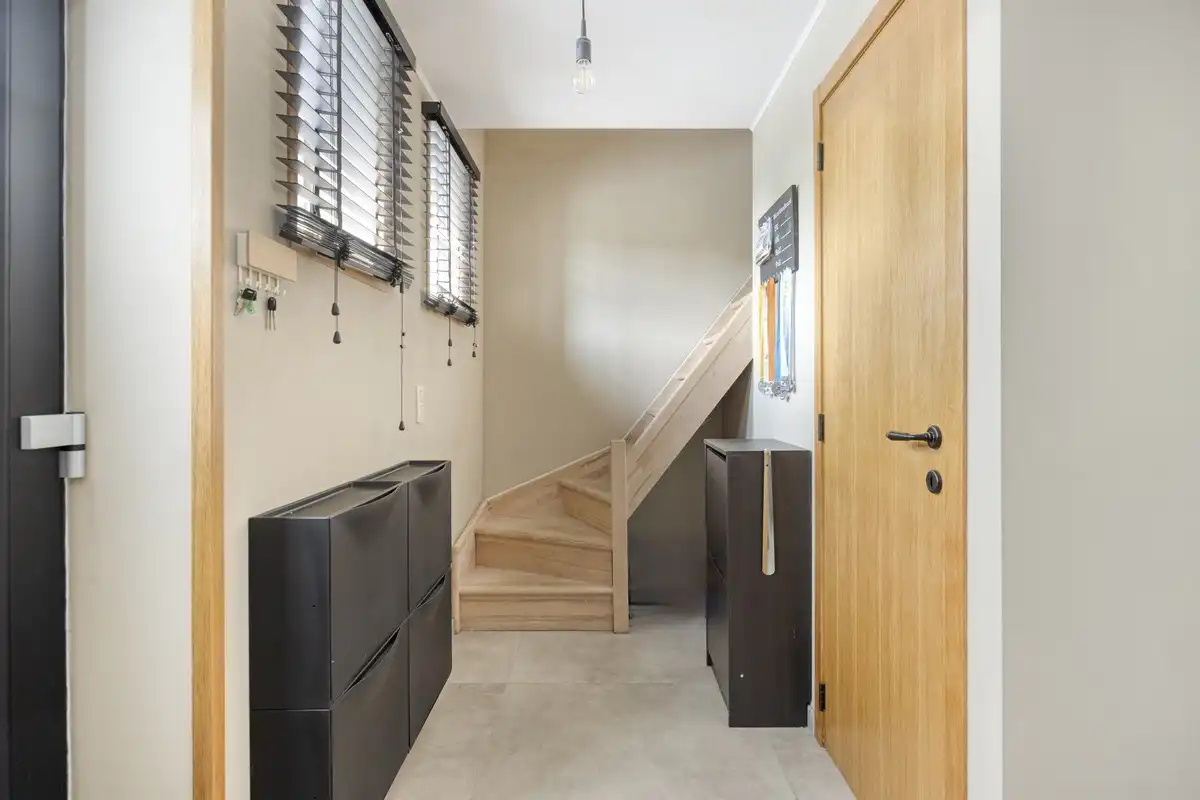 Halfopen bebouwing met 3 slaapkamers, tuin en garage foto 7