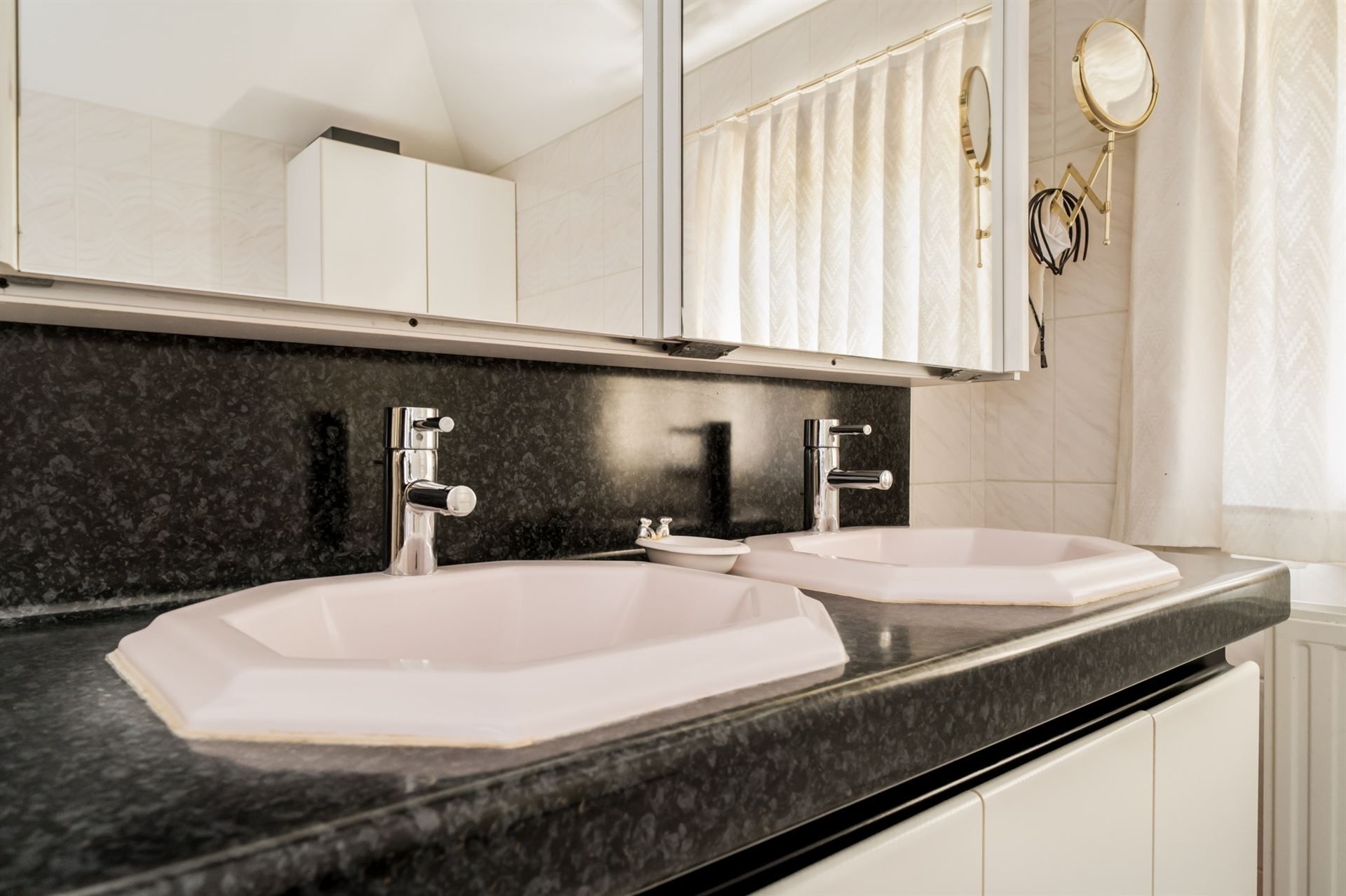 Unieke villa te koop met als troeven: Rust, ruimte en comfort in het groen foto 29