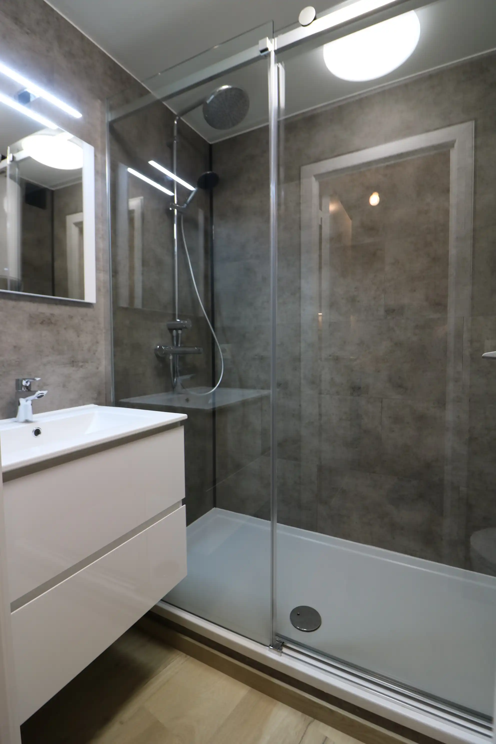 Gerenoveerde studio met slaaphoek, vlakbij de jachthaven en het centrum van Blankenberge. foto 3