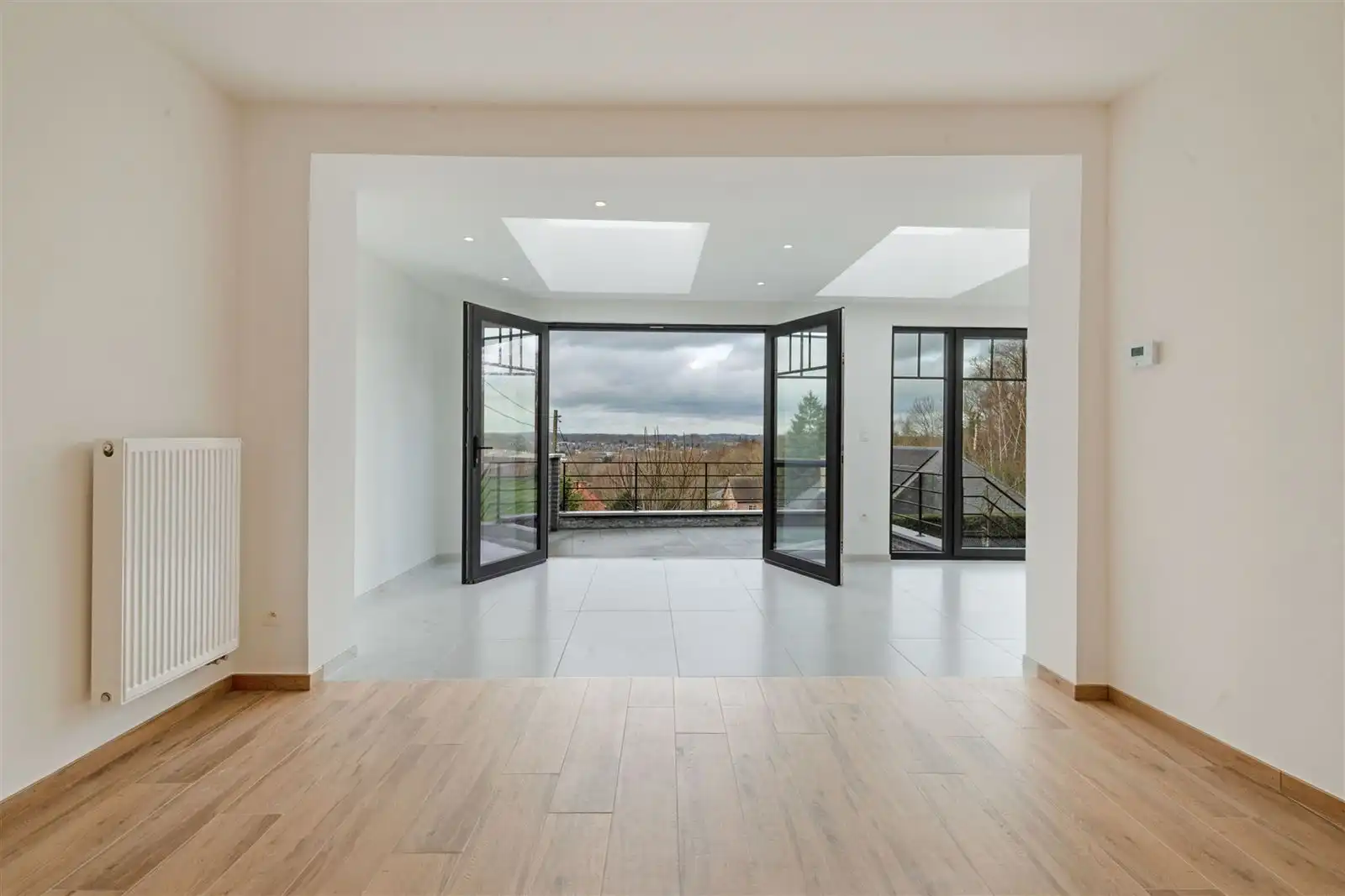 Instapklare volledig vernieuwde gezinswoning met tuin op 4are60 foto 3