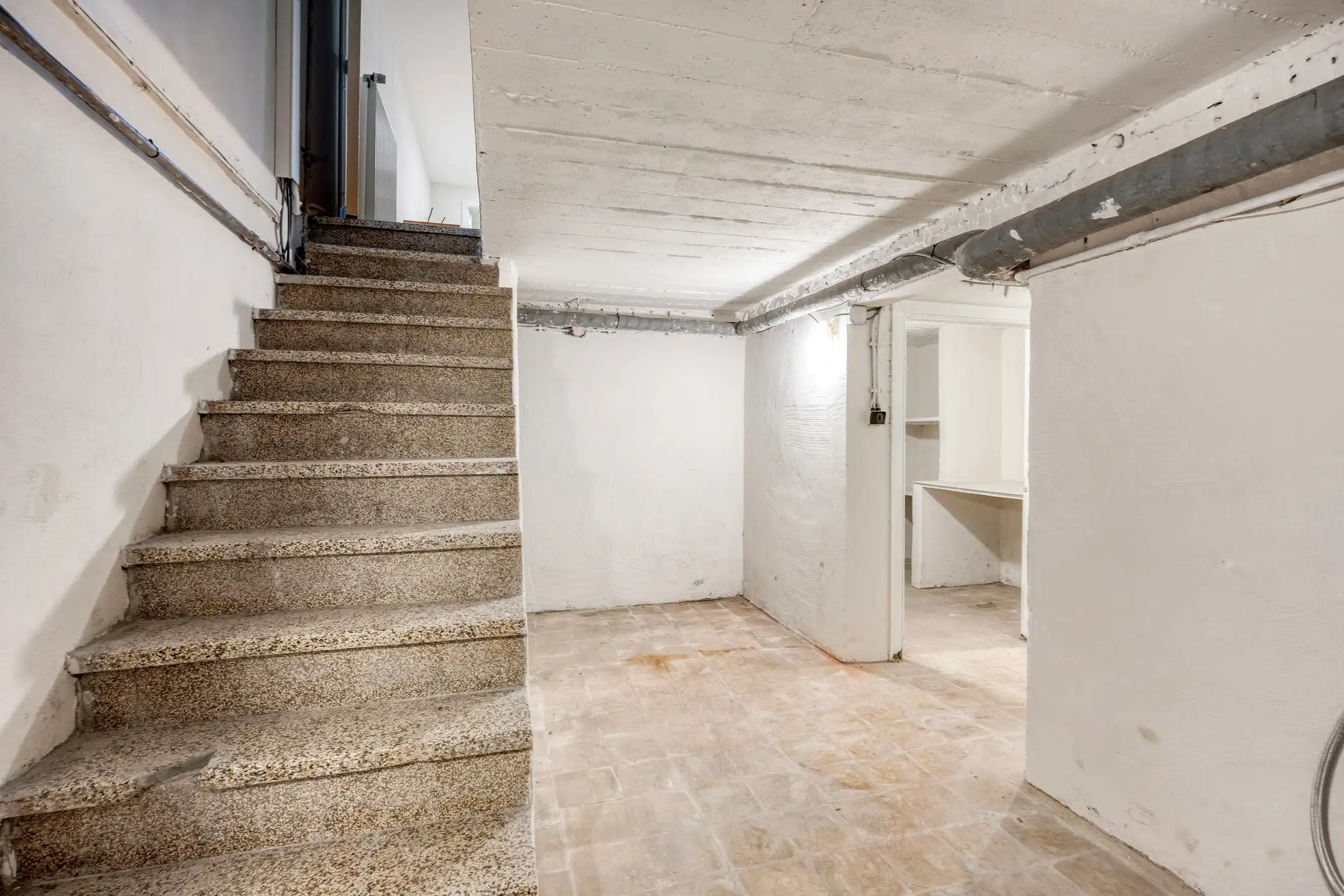 Ruime instapklare HOB met 4 slpks, tuin en garage foto 24