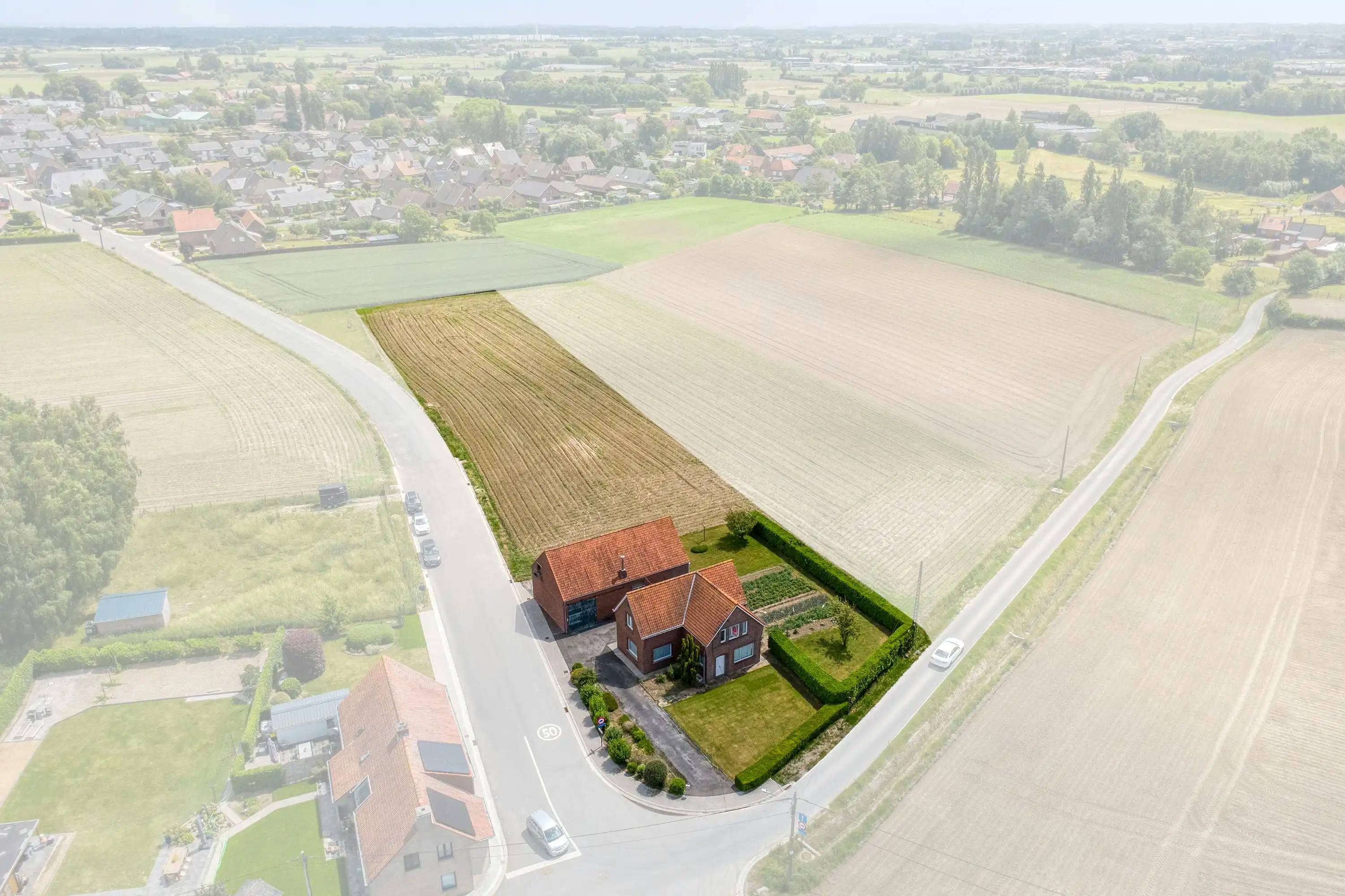 Te renoveren woning met opslag en landelijk zicht op 3635m² foto 3