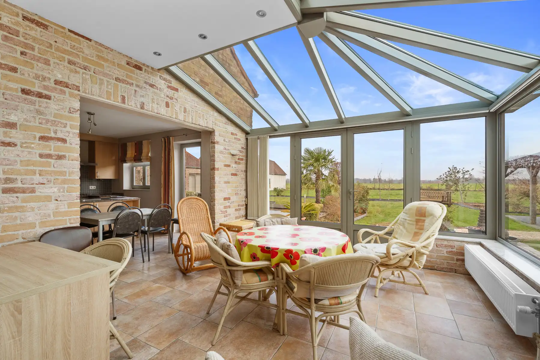 Unieke woning met een openzicht te Knesselare! foto 4