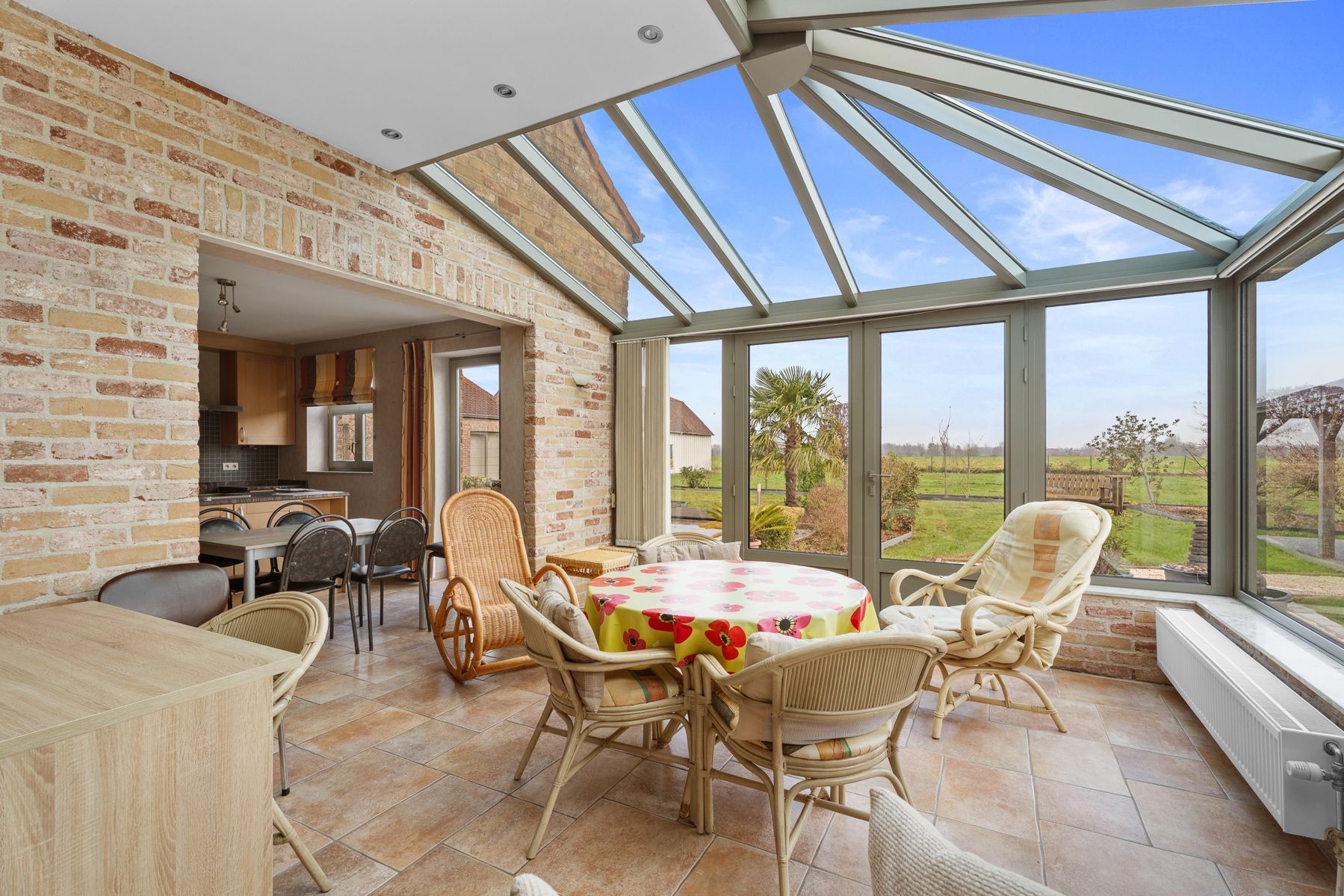 Unieke woning met een openzicht te Knesselare! foto 4