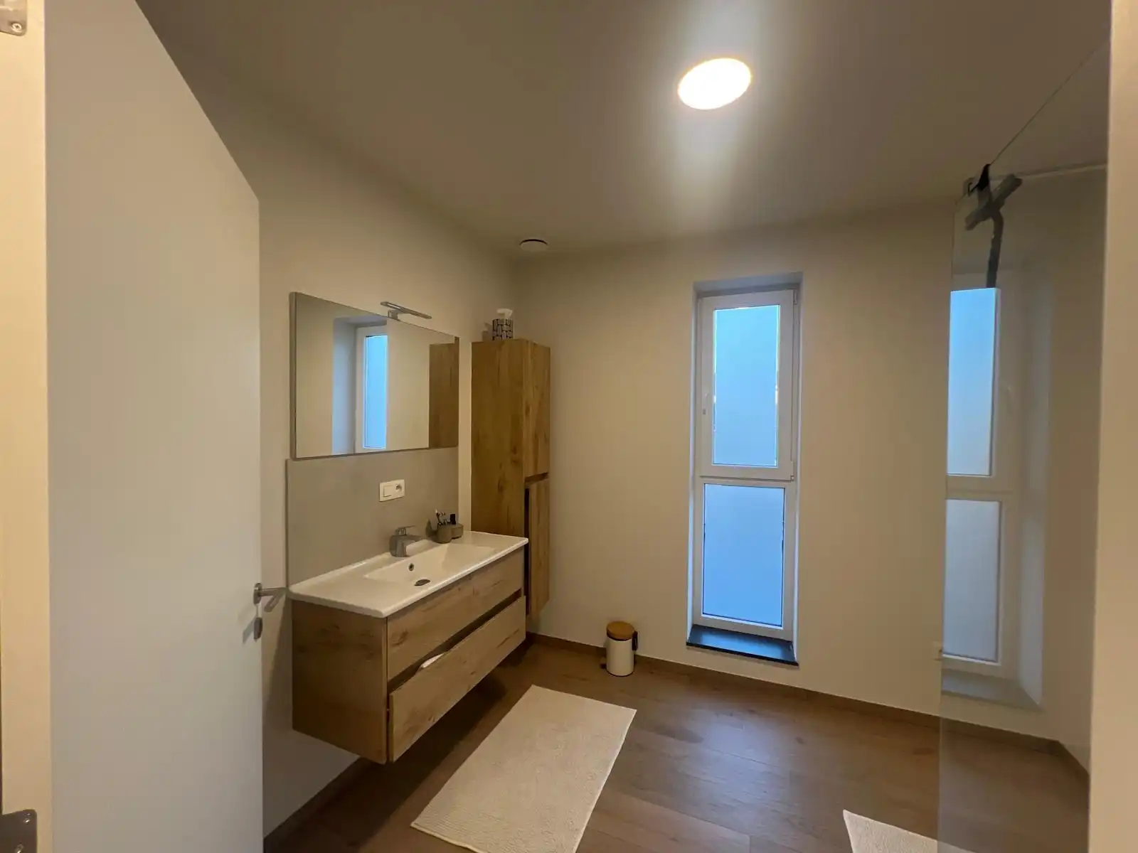 Modern 2 slaapkamerappartement in Maasmechelen met parking foto 6