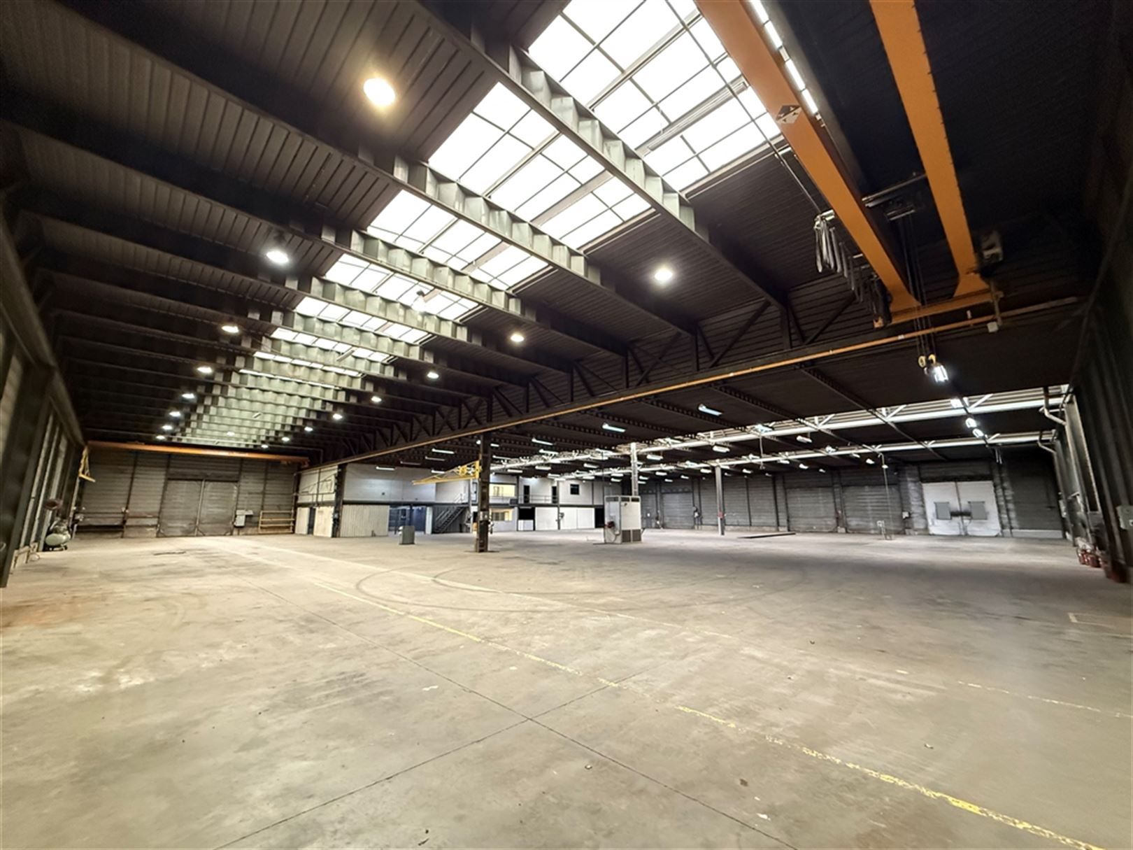 Bedrijfssite op zichtlocatie Bilzen-Hoeselt foto 5