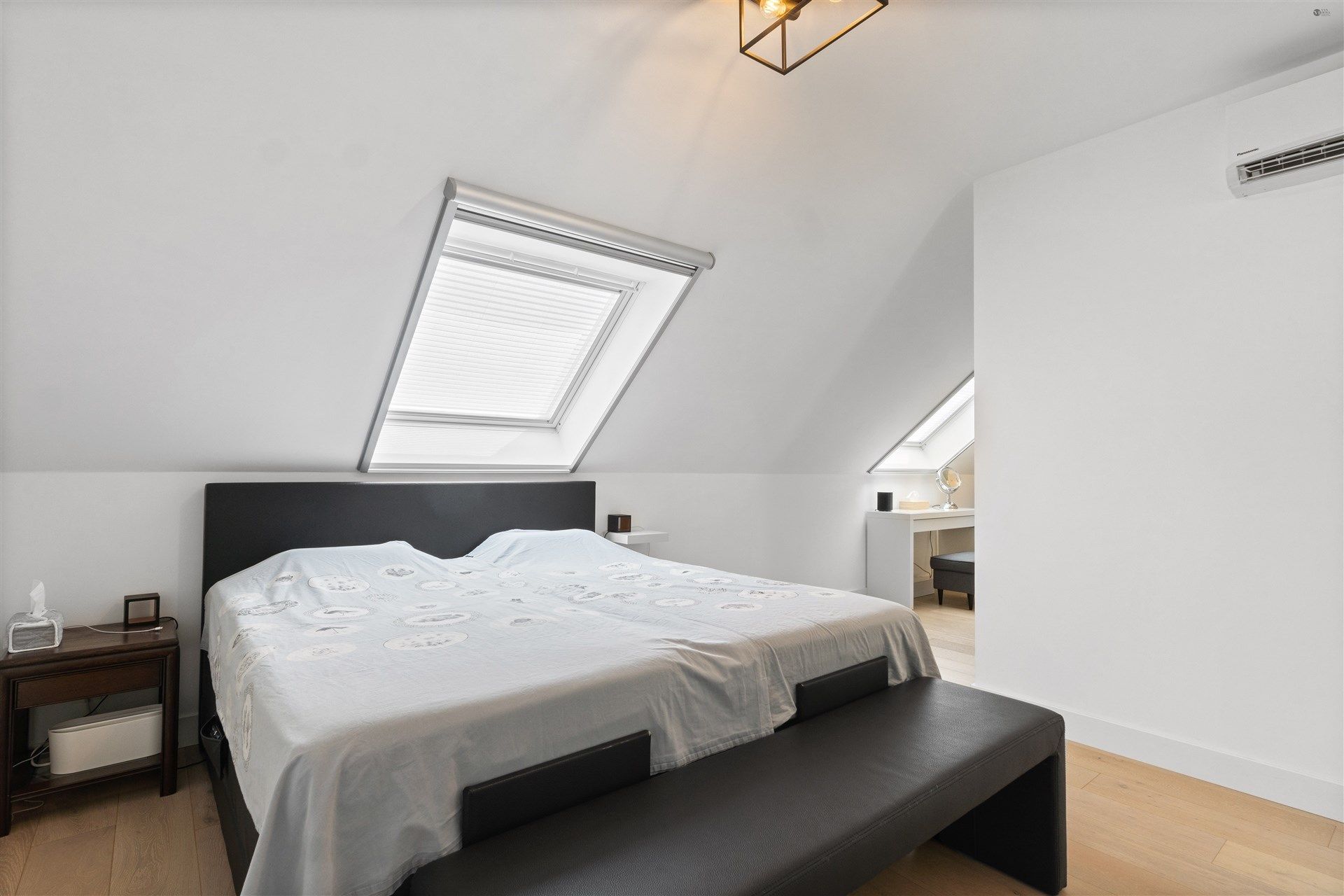 Top afgewerkte woning met 5 slaapkamers en 2 badkamers foto 29