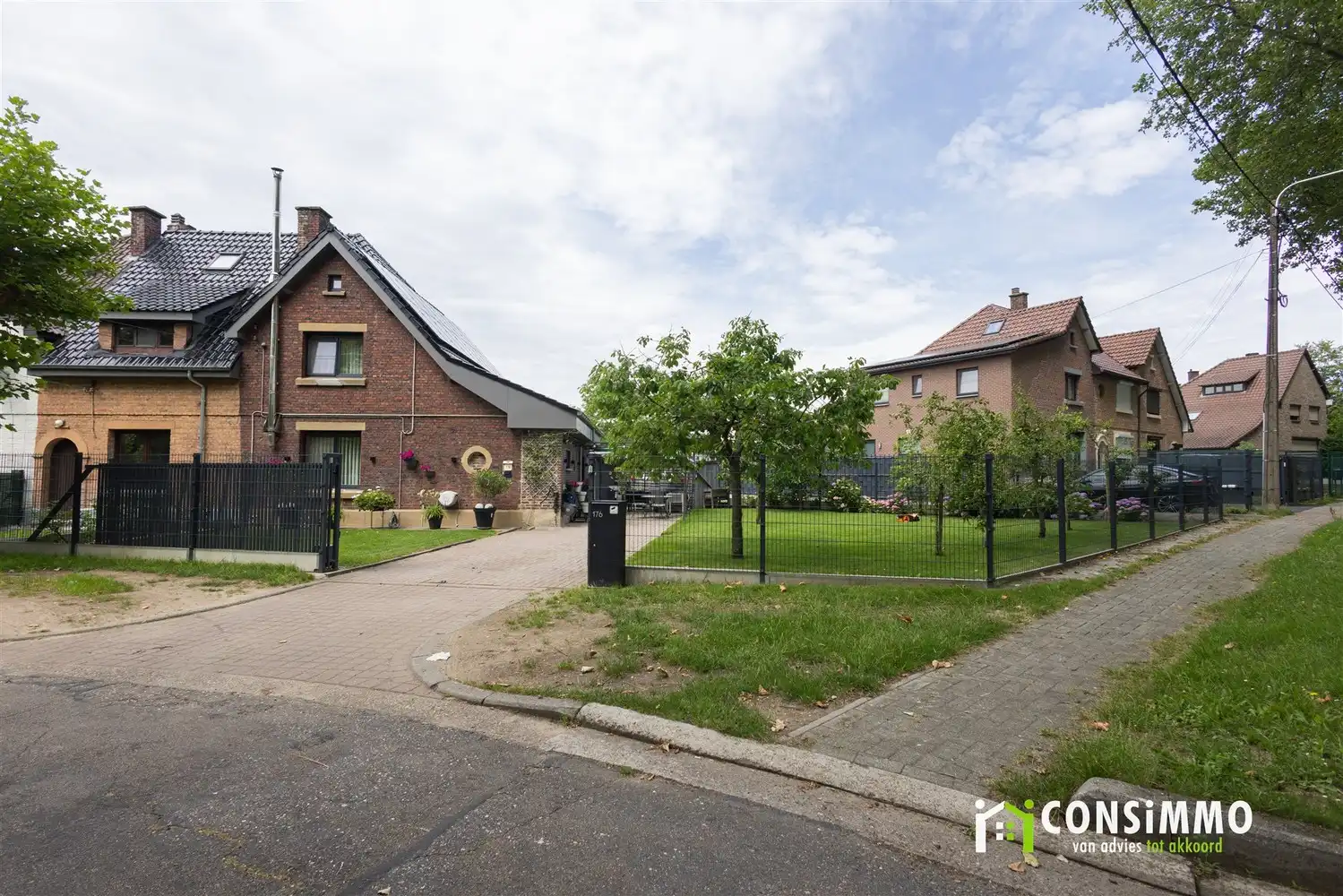 Gerenoveerde mijnwoning in de tuinwijk van Waterschei foto 2