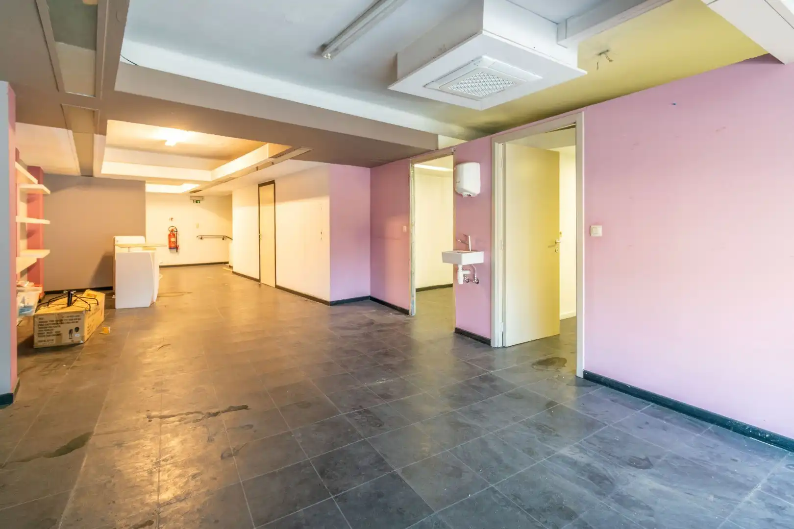 ZEER RUIM DUPLEX KANTOOR-EN/OF COMM. RUIMTE (261m²) ! foto 9