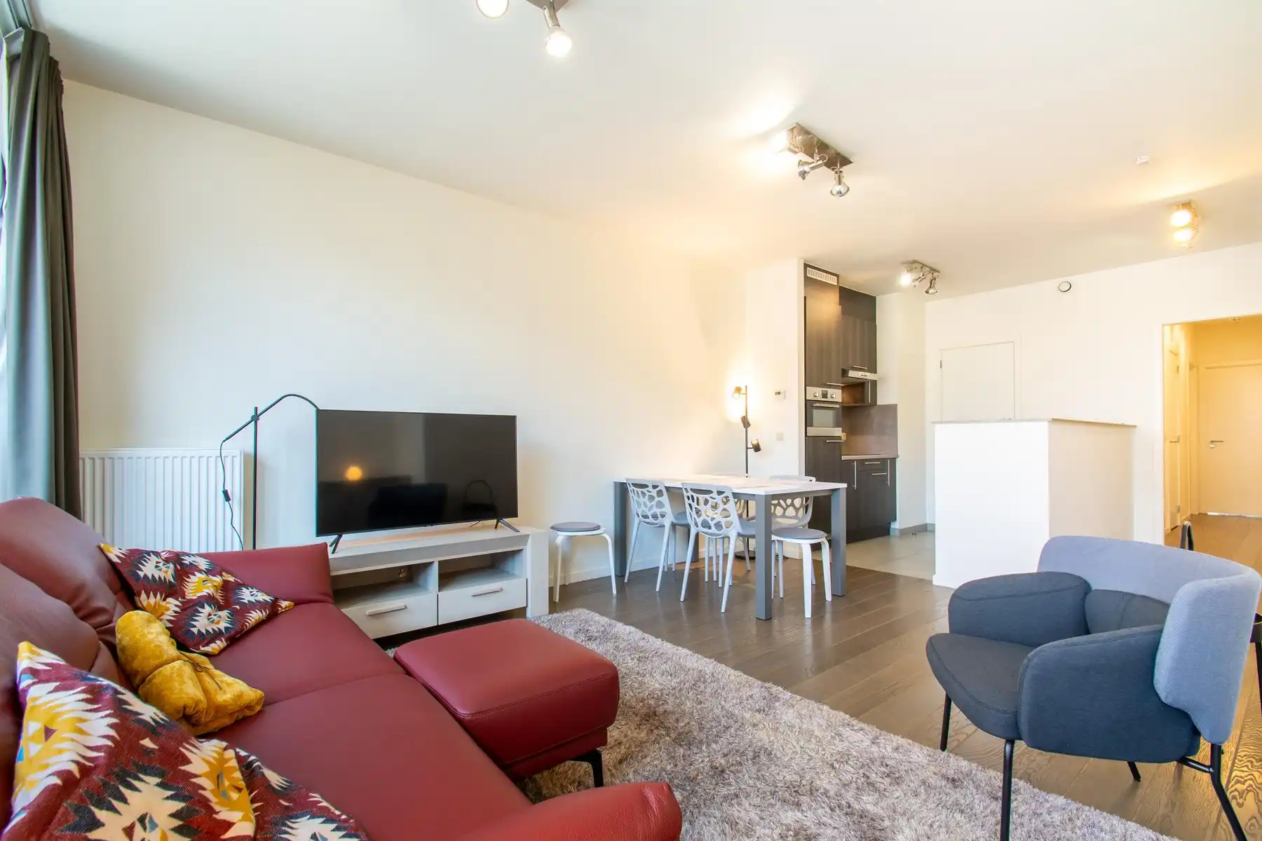 Gemeubeld appartement 2 SLPK foto {{pictureIndex}}