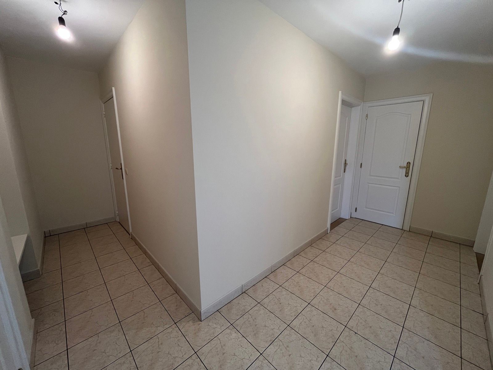 App. met 2 slpk, 2 terrassen en garagebox nabij centrum foto 7