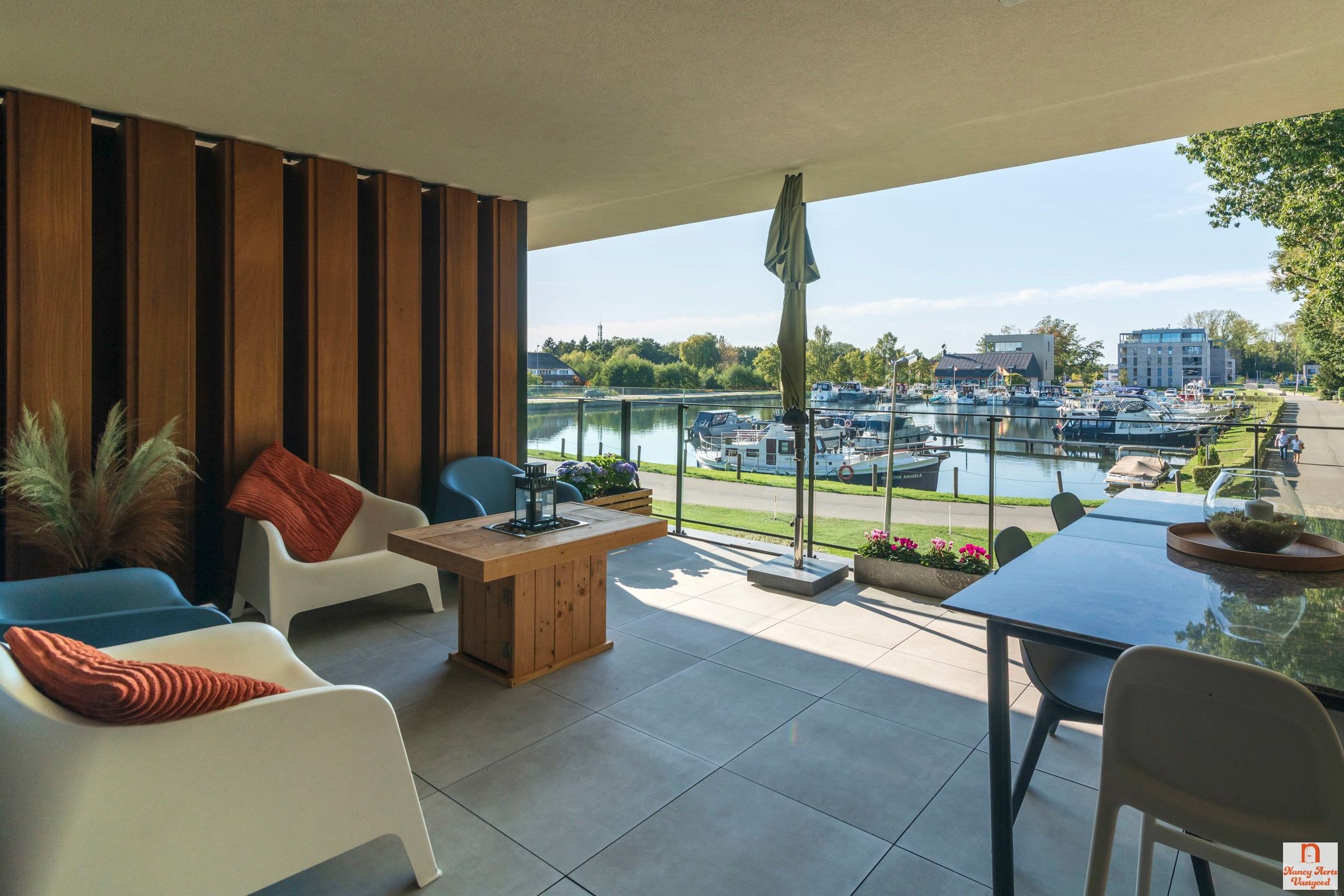 Exclusief wonen aan het water - inclusief 2 autostaanplaatsen foto 6