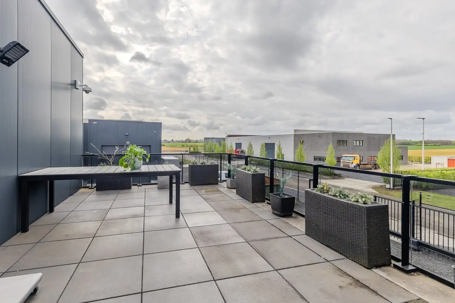 Multifunctioneel industriecomplex met woongelegenheid op topligging te Lanaken foto 42